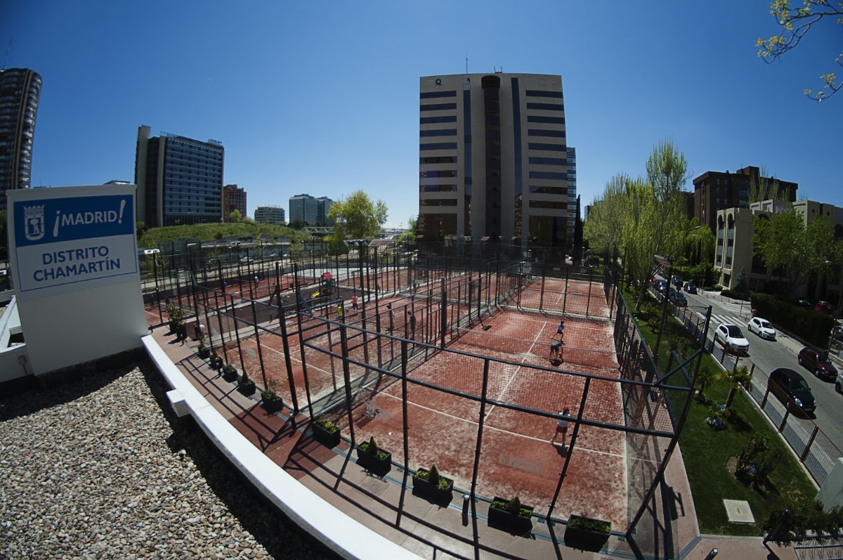 Instalación deportiva básida de padel Avenida de Burgos